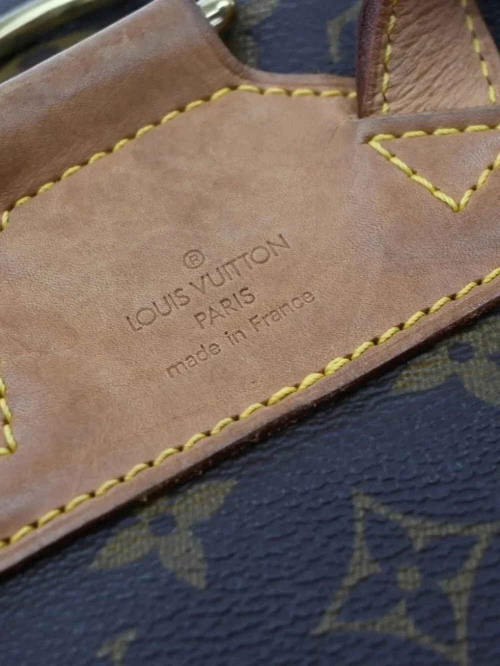 Louis Vuitton 👇please check
